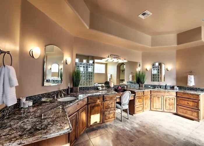Home: Pickleball, Heated Pool & Hot Tub