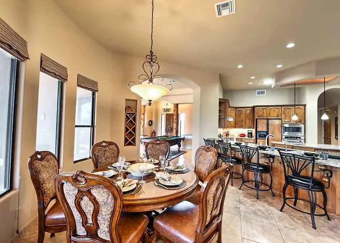 Home: Pickleball, Heated Pool & Hot Tub