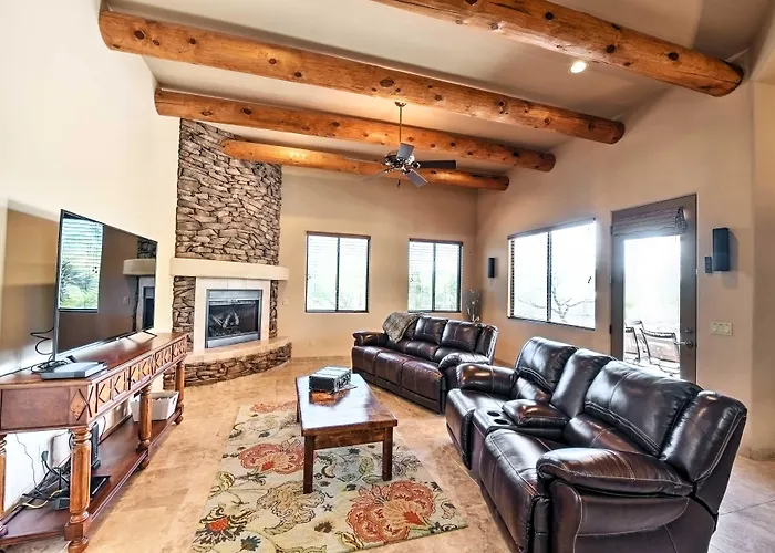 Home: Pickleball, Heated Pool & Hot Tub