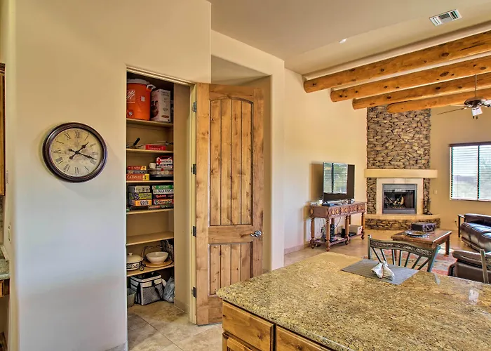 Home: Pickleball, Heated Pool & Hot Tub Holiday home