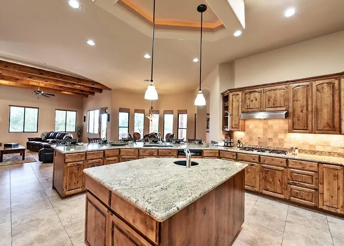 Holiday home Home: Pickleball, Heated Pool & Hot Tub Scottsdale