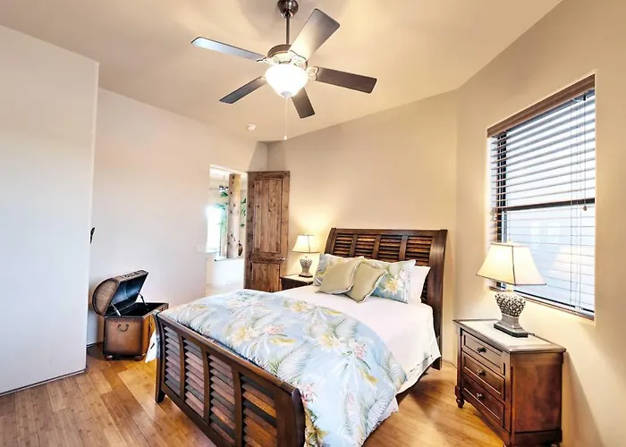 Home: Pickleball, Heated Pool & Hot Tub Holiday home Scottsdale